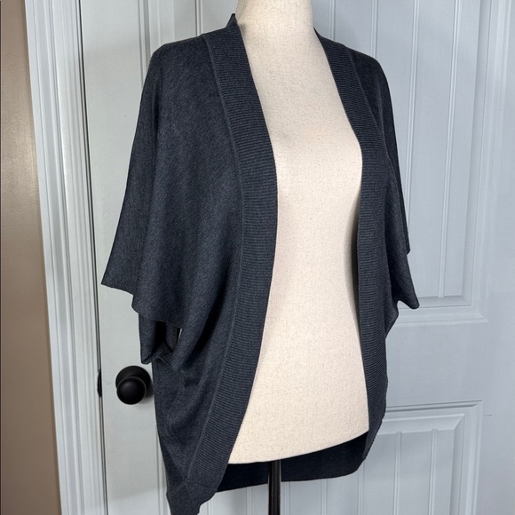 LOFT Sweater Womens M/L Charcoal Gray Open Front Batwing Shrug - Picture 9 of 11
